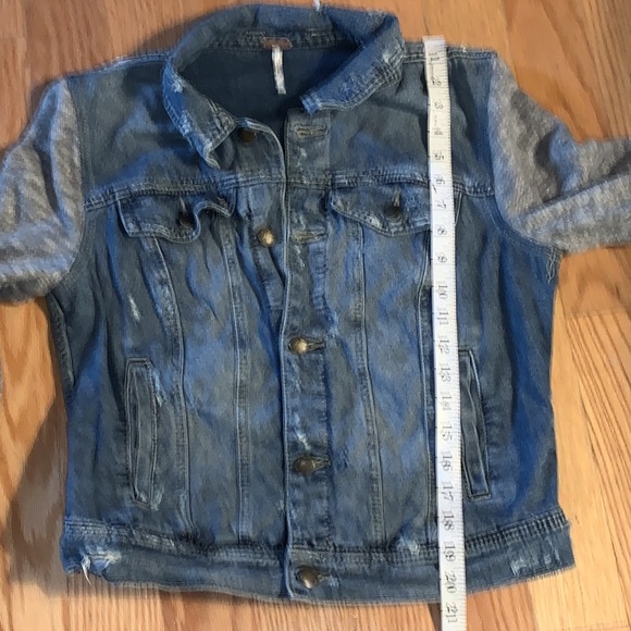 Free People Distressed Jean Jacket Medium - Picture 6 of 7